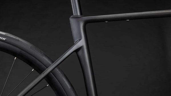 Cube Attain C:62 Race blackline